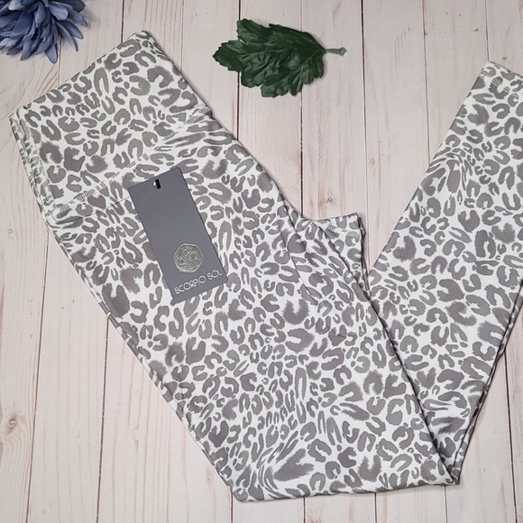 Scorpio Sol High Waist Leggings - Picture 2 of 4